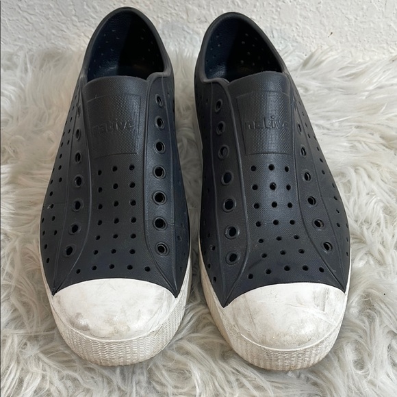 NATIVE Men’s Jefferson Slip On Lightweight Shoes Black & White Size 11 - Picture 2 of 10